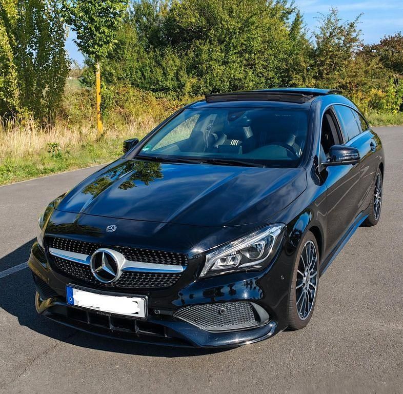 Schwarz Gebraucht 2018 Mercedes CLA180 Shooting Brake AMG line Kombi | 17.390 € (Guter Preis) - Bild 1/4