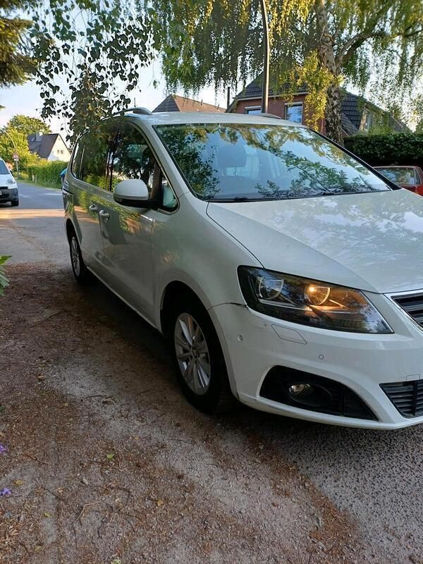 Weiß Gebraucht 2017 Seat Alhambra Van / Kleinbus | 11.499 € (Superpreis) - Bild 1/4