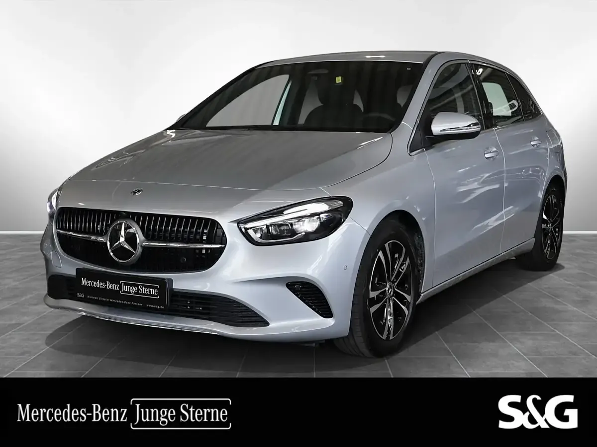 Gebraucht Mercedes B200 Progressive 163 PS (119 kW) 2025 Kleinwagen