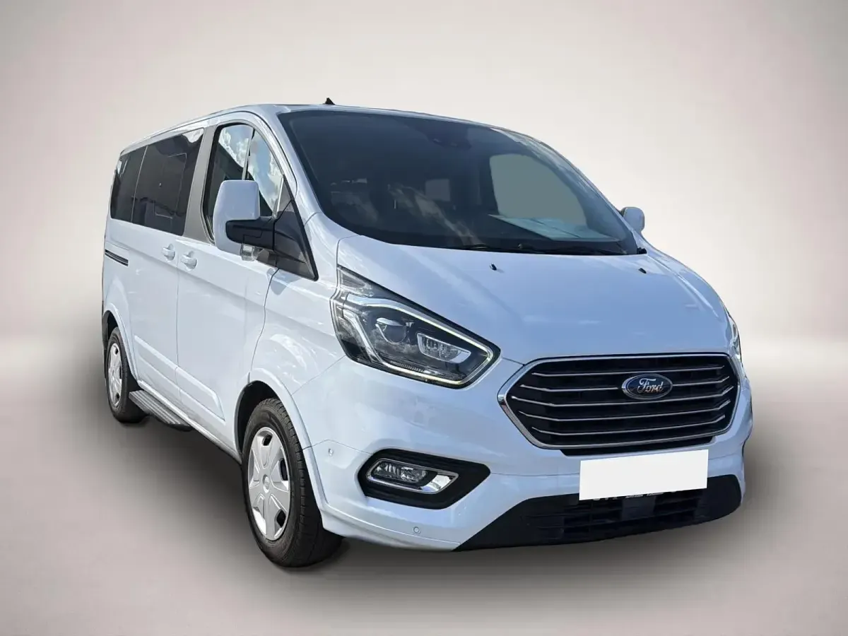 Gebraucht Ford Tourneo Custom Titanium 170 PS (125 kW) 2023 Manufacturer Van