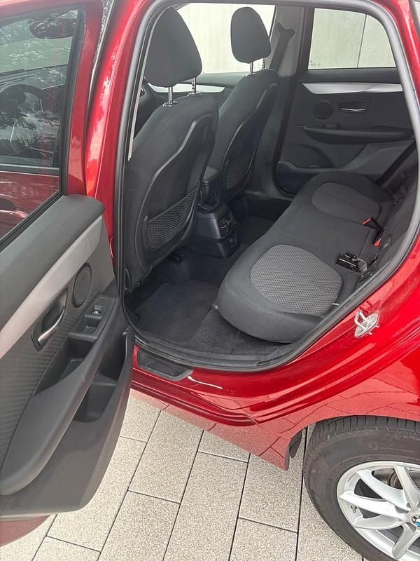 Gebraucht BMW 218 Active Tourer 136 PS (100 kW) 2016 Rot Van / Kleinbus