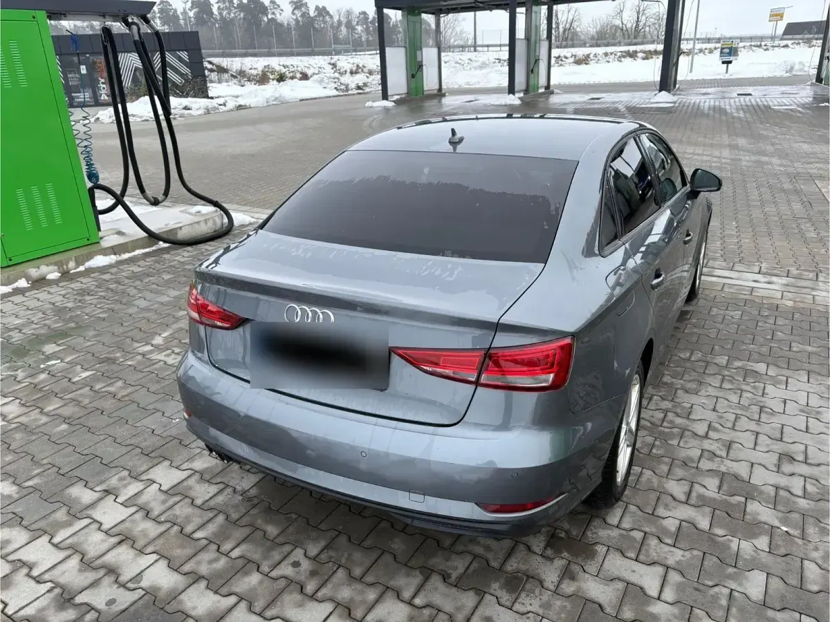 Gebraucht Audi A3 Ambiente 150 PS (110 kW) 2018 Grau Limousine