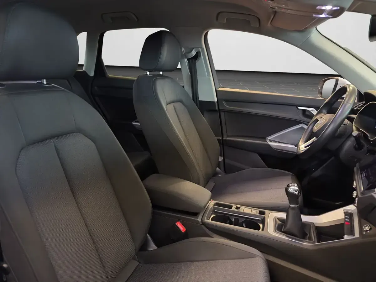 Gebraucht Audi Q3 Ambiente 150 PS (110 kW) 2021 Ibisweiß (metallic) SUV