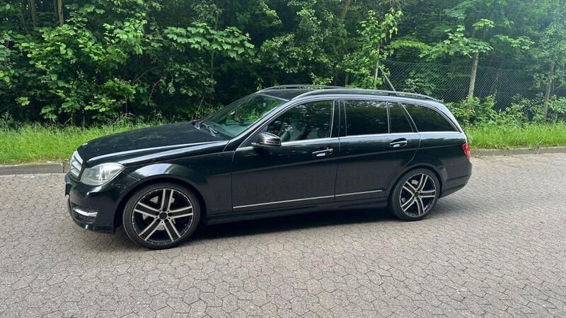 Schwarz Gebraucht 2011 Mercedes C350 Avantgarde Kombi | 8.000 € (Guter Preis) - Bild 1/4