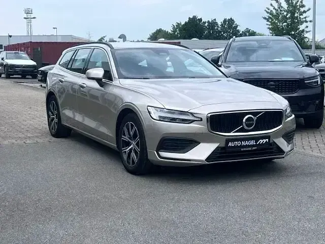 Gebraucht Volvo V60 Core 197 PS (144 kW) 2023 Andere Kombi