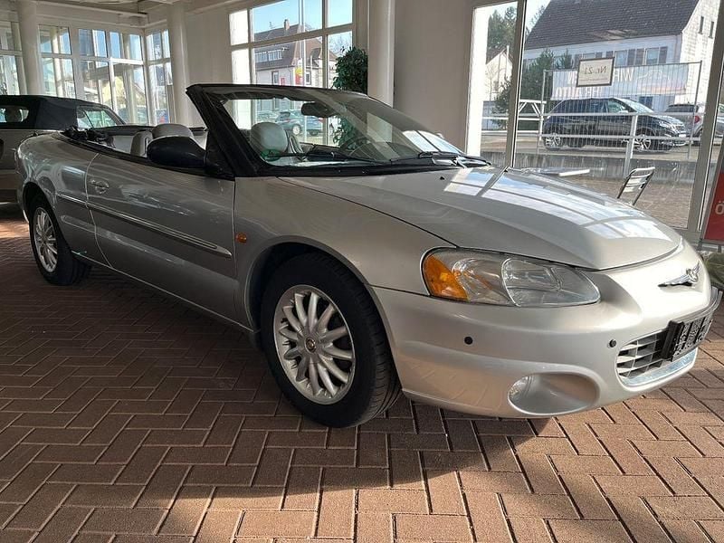 Silber Gebraucht 2002 Chrysler Sebring Cabriolet Cabrio | 4.950 € (Fairer Preis) - Bild 1/4