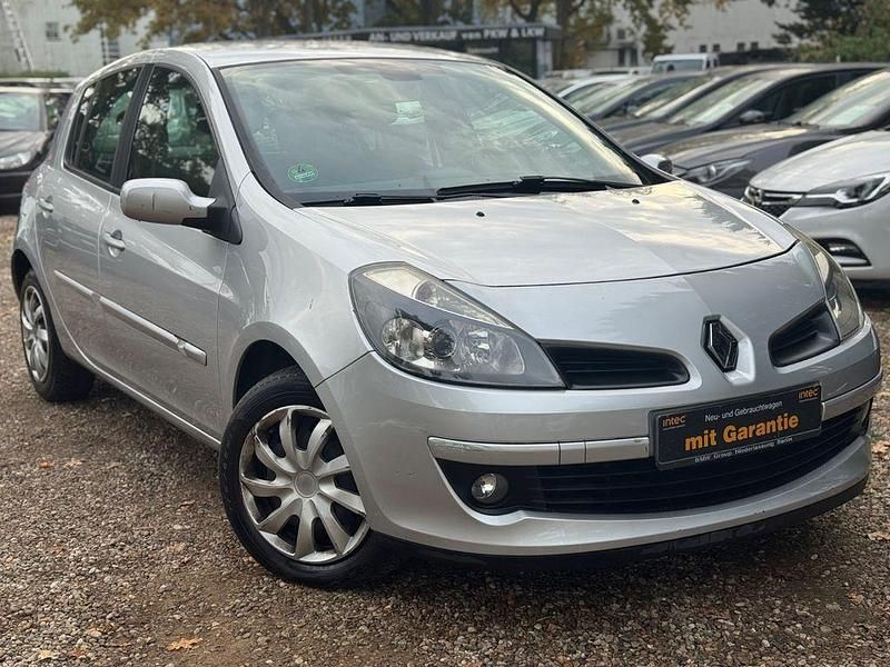 Silber Gebraucht 2006 Renault Clio II Limousine | 2.590 € (Superpreis) - Bild 1/4