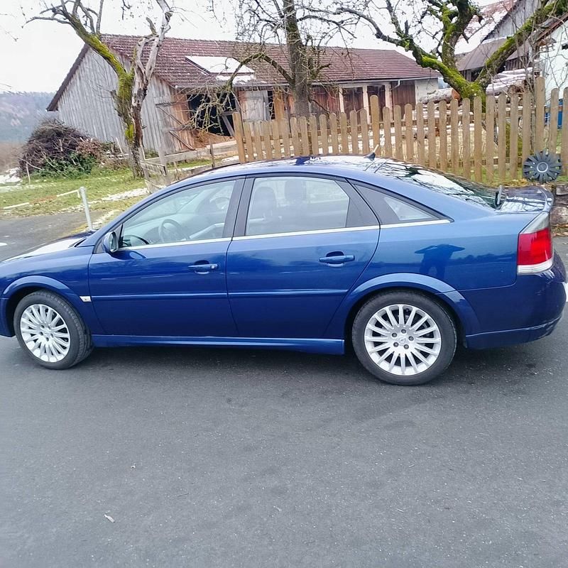 Blau Gebraucht 2004 Opel Vectra Limousine | 2.200 € (Fairer Preis) - Bild 1/4