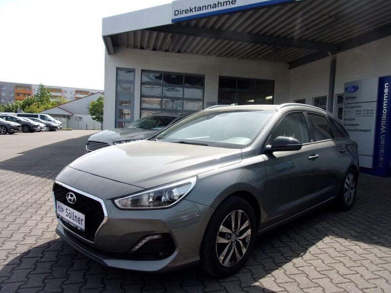Grau Gebraucht 2019 Hyundai i30 YES! Kombi | 13.990 € (Guter Preis) - Bild 1/4