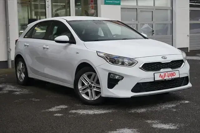 Gebraucht Kia Ceed Edition 7 140 PS (102 kW) 2019 Weiß Kleinwagen