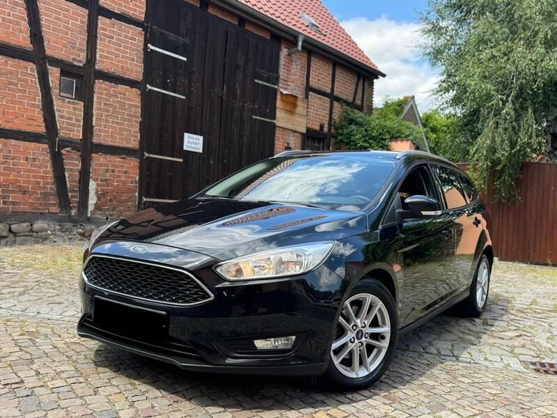 Schwarz Gebraucht 2016 Ford Focus Kombi | 7.600 € (Superpreis) - Bild 1/4