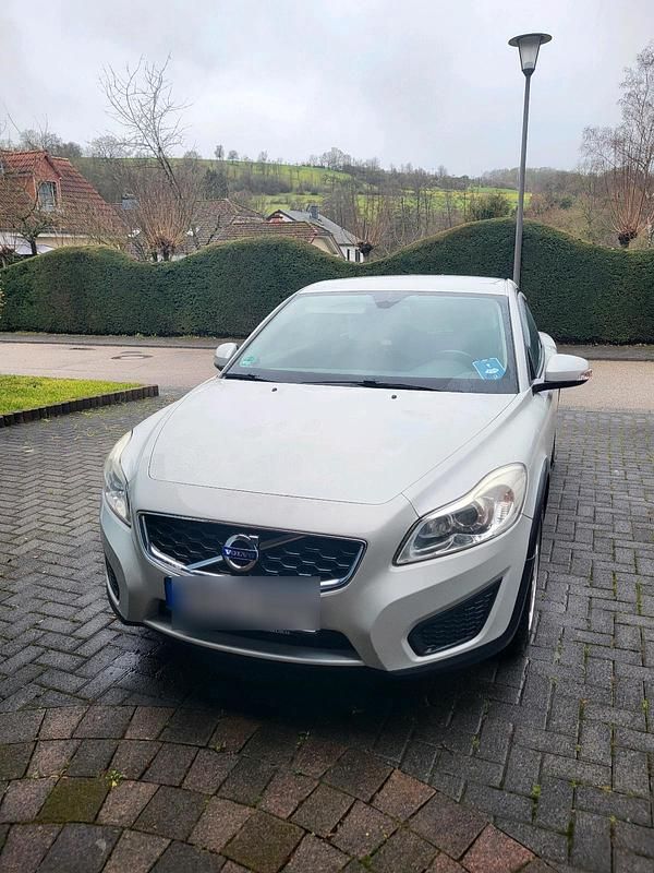 Weiß Gebraucht 2010 Volvo C30 Kleinwagen | 2.500 € (Fairer Preis) - Bild 1/4