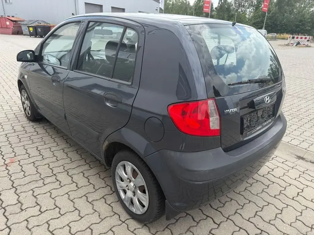 Gebraucht Hyundai Getz Basis 67 PS (49 kW) 2009 Grau Kleinwagen