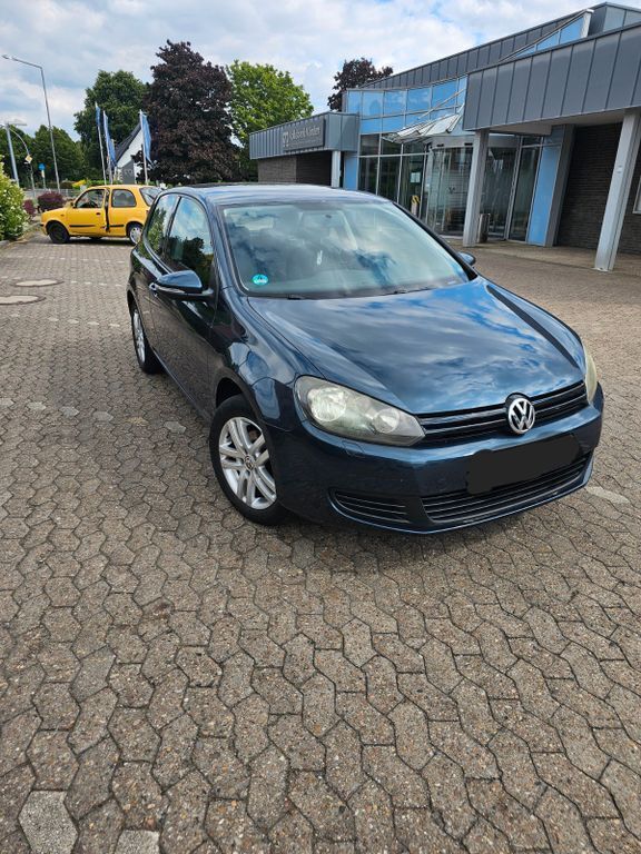 Grau Gebraucht 2010 VW Golf VI Comfortline Limousine | 2.300 € (Superpreis) - Bild 1/4