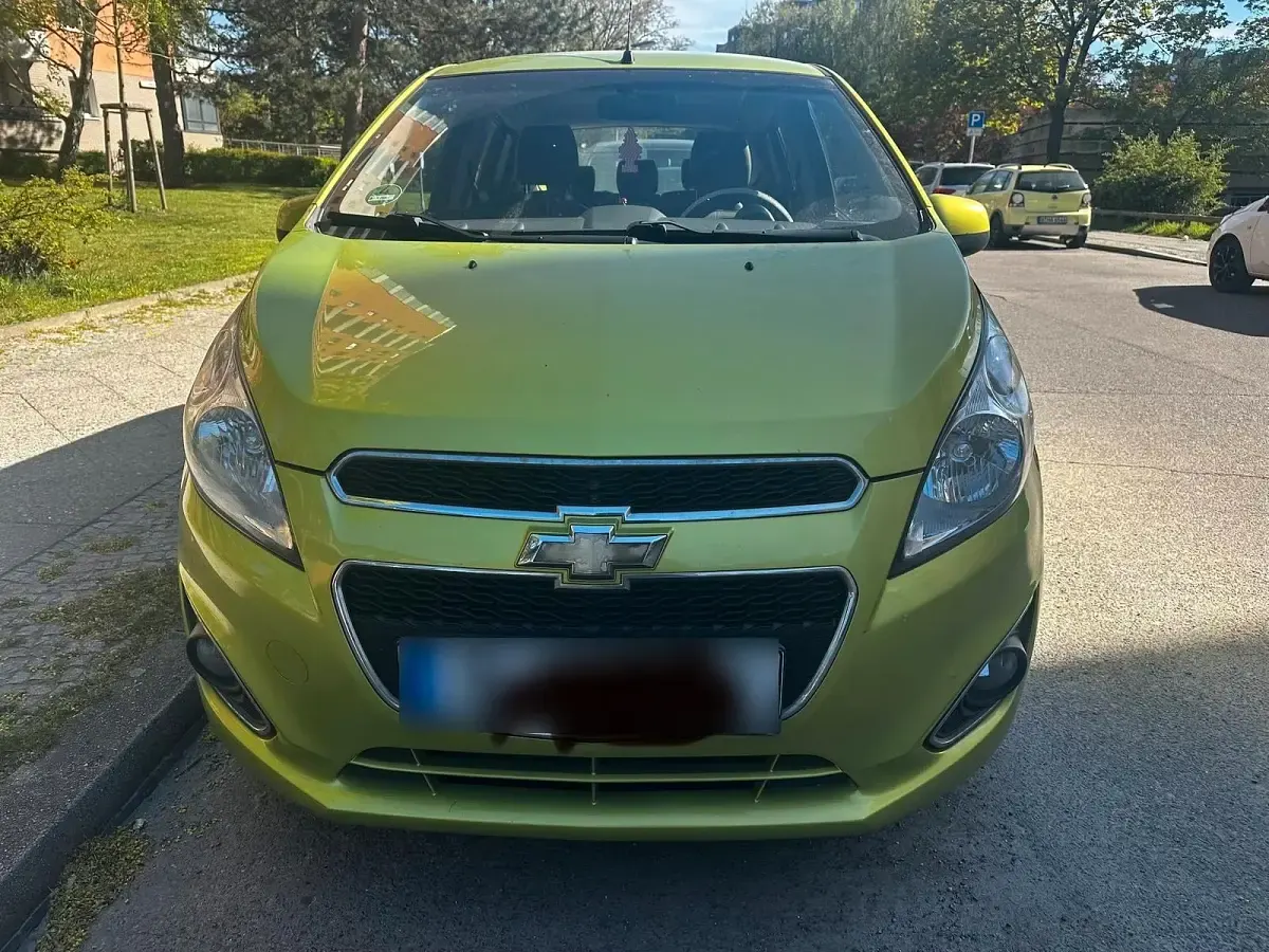 Second-hand Chevrolet Spark 2014 Verde Hatchback