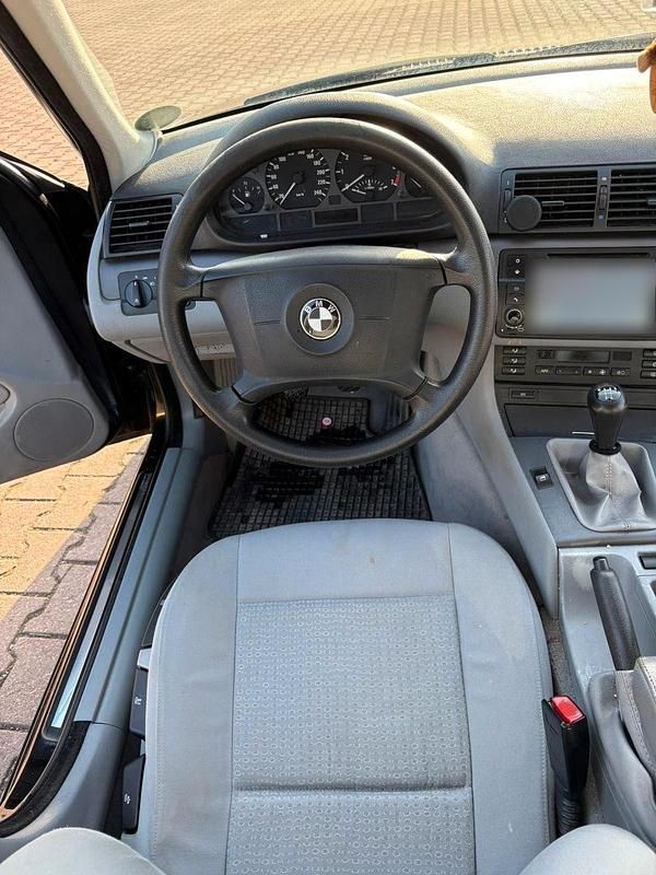 Gebraucht BMW 320 Performance 170 PS (125 kW) 2003 Schwarz Limousine
