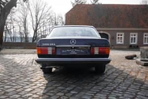 Second-hand Mercedes 500 231 CP (169 kW) 1982 Negru Berlinǎ