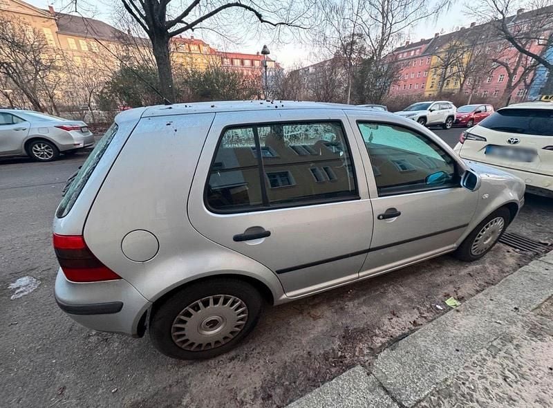 Gebraucht VW Golf IV 75 PS (55 kW) 2000 Silber Kleinwagen
