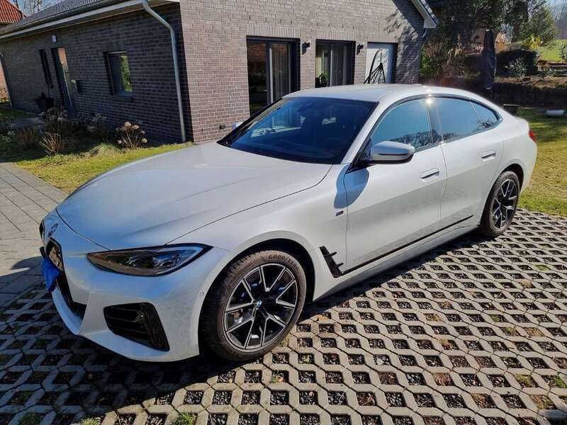 Weiß Gebraucht 2023 BMW i4 M Sport Limousine | 39.990 € (Superpreis) - Bild 1/4