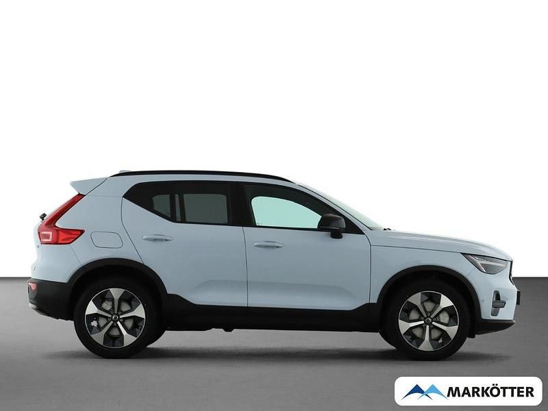 Neu Volvo XC40 Plus 197 PS (144 kW) 2026 Blau SUV