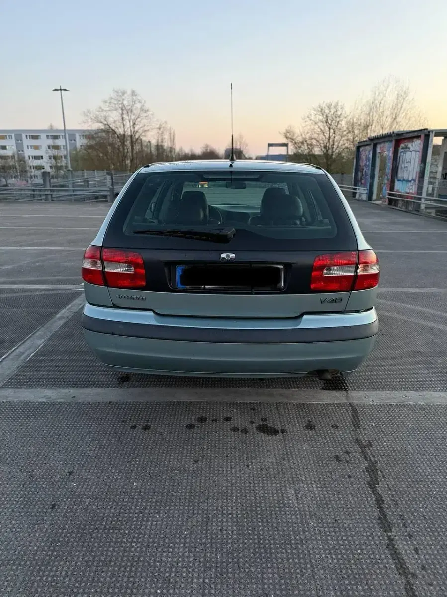 Gebraucht Volvo V40 115 PS (84 kW) 2003 Grau Kombi