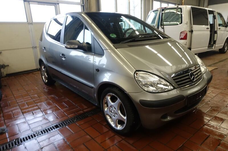 Gebraucht Mercedes A140 Elegance 82 PS (60 kW) 2004 Silber Van / Kleinbus