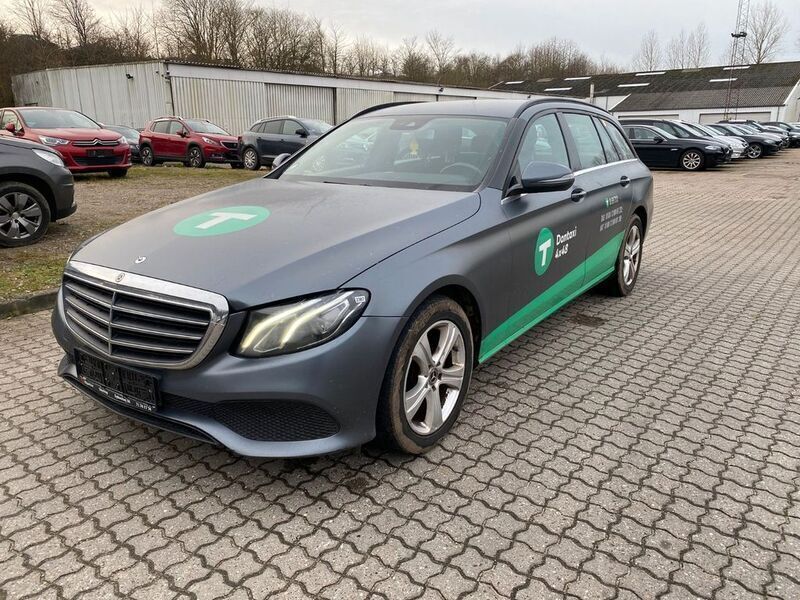 Schwarz Gebraucht 2019 Mercedes E200 Limousine | 7.500 € (Fairer Preis) - Bild 1/4