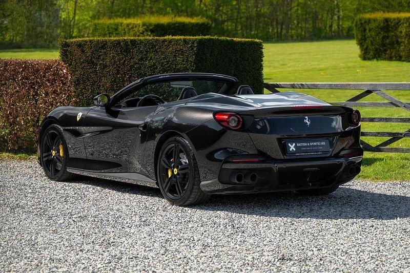 Gebraucht Ferrari Portofino 620 PS (456 kW) 2022 Schwarz Cabrio