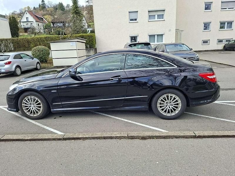 Usata Mercedes E200 184 CV (135 kW) 2013 Nero Coupé