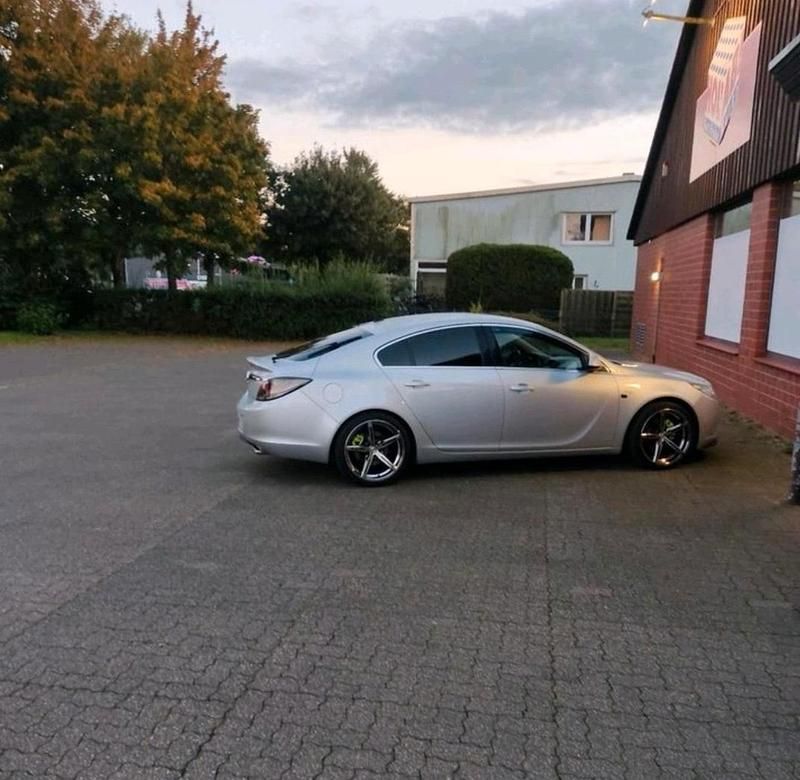 Gebraucht Opel Insignia 220 PS (161 kW) 2008 Silber Limousine