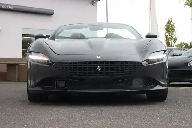 Gebraucht Ferrari Roma 620 PS (456 kW) 2024 Grigio scuro Coupé
