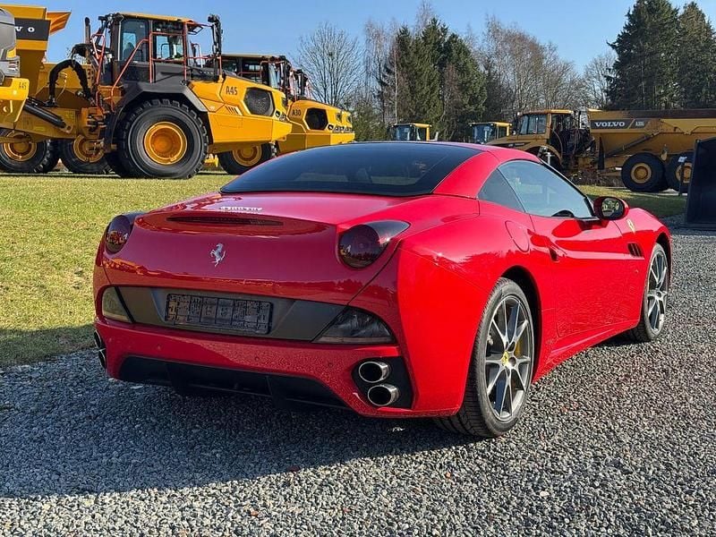 Gebraucht Ferrari California 460 PS (338 kW) 2011 Rot Cabrio