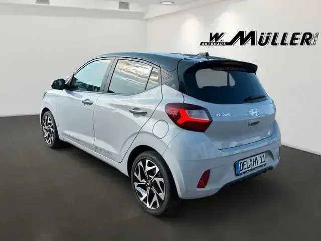 Gebraucht Hyundai i10 Prime 84 PS (61 kW) 2025 Lumen grey/ phantom black / Kleinwagen