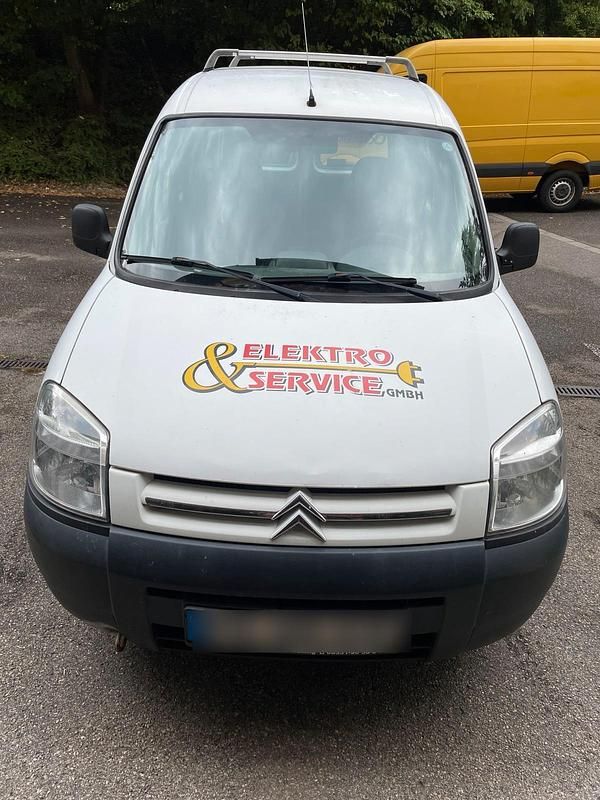 Weiß Gebraucht 2007 Citroën Berlingo Van / Kleinbus | 650 € (Superpreis) - Bild 1/4