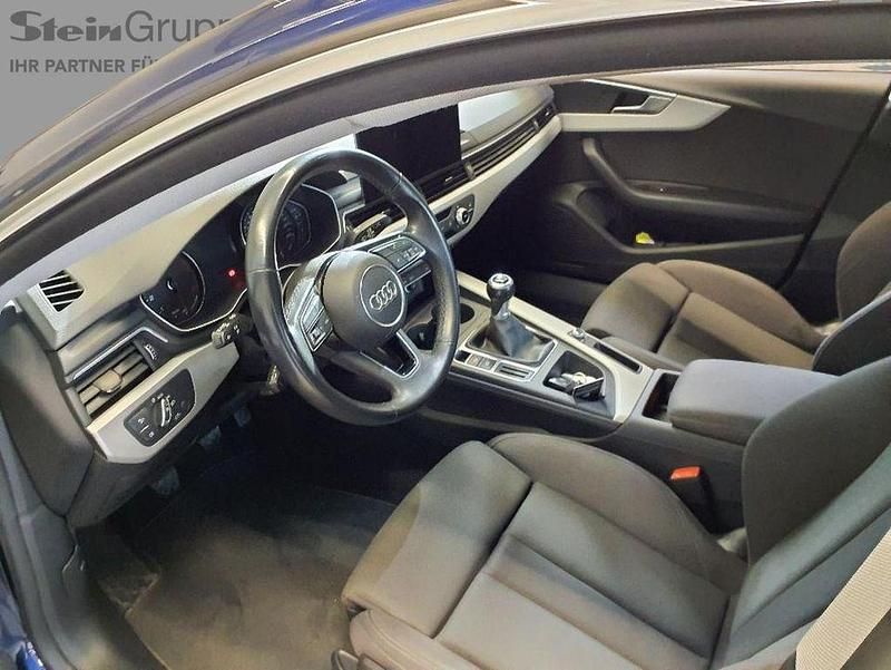 Blau Gebraucht 2022 Audi A5 Sportback S-Line Kleinwagen | 28.890 € (Guter Preis) - Bild 1/3