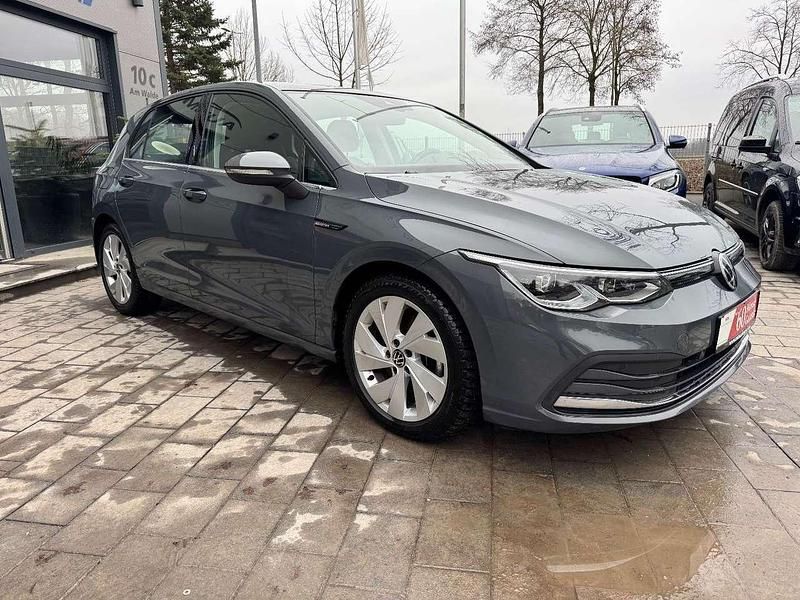 Gebraucht VW Golf VIII Style 150 PS (110 kW) 2020 Delfingrau metallic Limousine