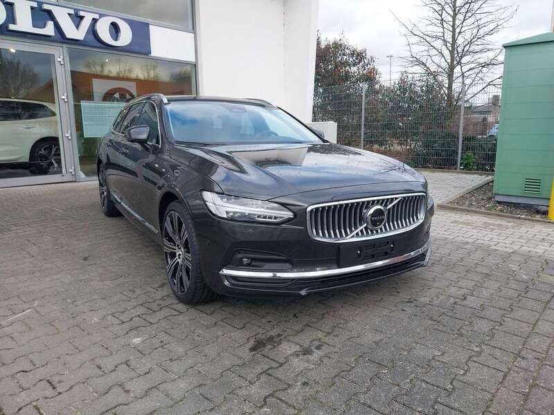 Gebraucht Volvo V90 Plus 197 PS (144 kW) 2024 Platinum grey / metallic Kombi