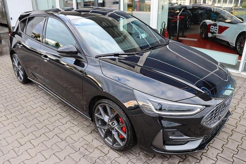 Neu Ford Focus ST 280 PS (205 kW) 2025 Agate black metallic Limousine