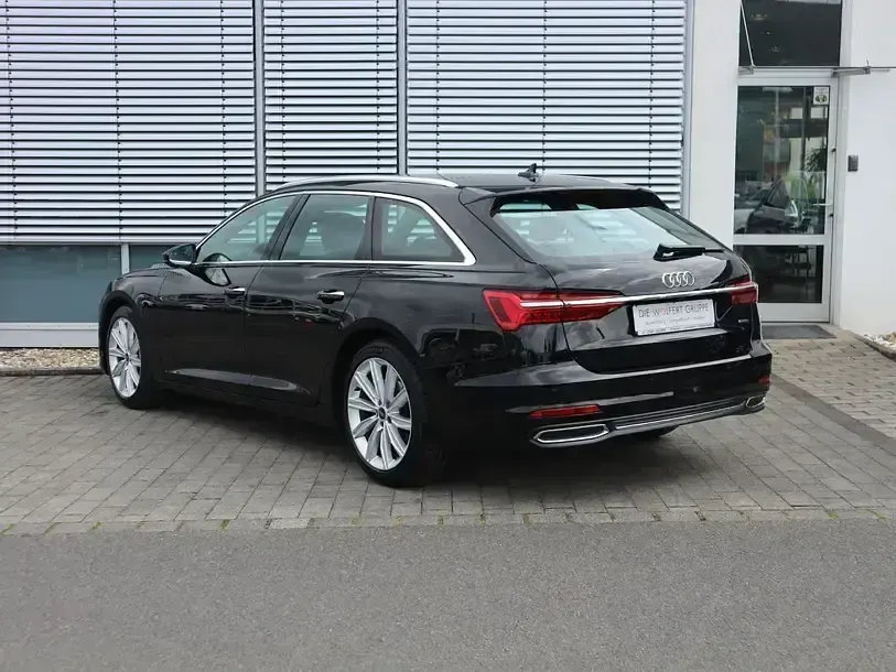 Gebraucht Audi A6 Design 204 PS (150 kW) 2023 Mythosschwarz metallic Kombi