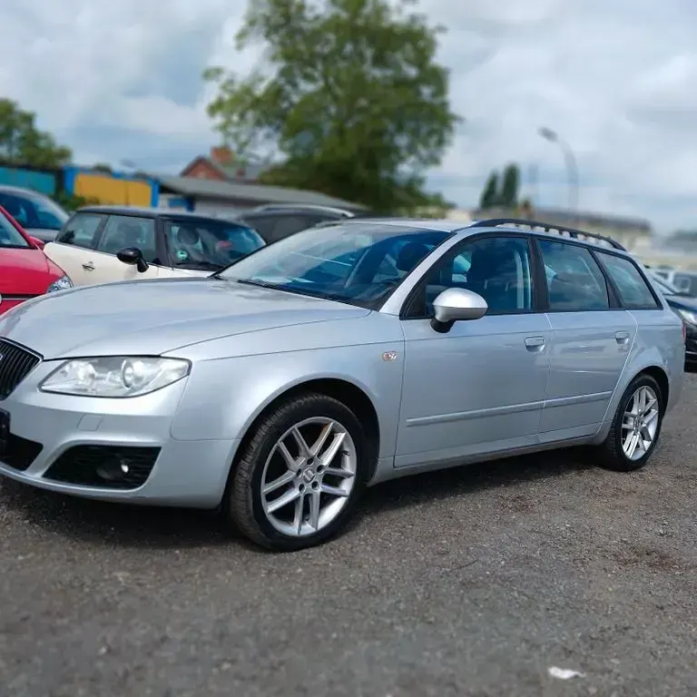 Gebraucht Seat Exeo Style 120 PS (88 kW) 2011 Silber Limousine