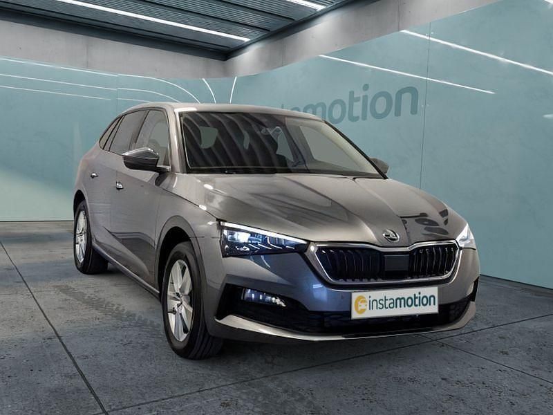 Grau Gebraucht 2023 Skoda Scala Essence Kleinwagen | 21.899 € (Fairer Preis) - Bild 1/4
