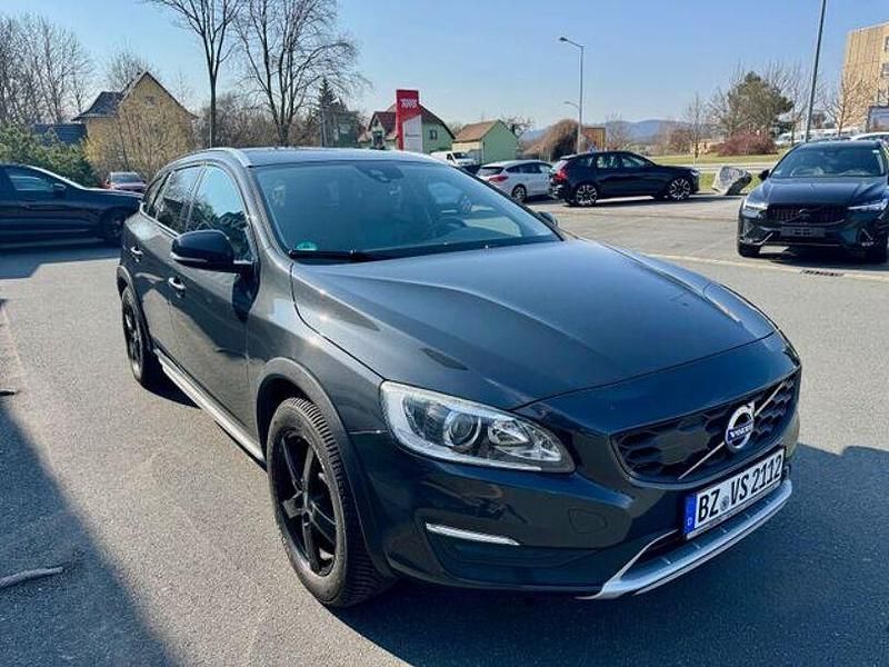 Gebraucht Volvo V60 CC Summum 150 PS (110 kW) 2016 Grau Kombi