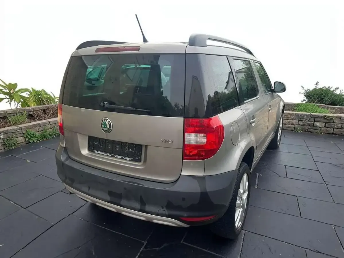 Gebraucht Skoda Yeti Plus Edition 105 PS (77 kW) 2013 Beige SUV