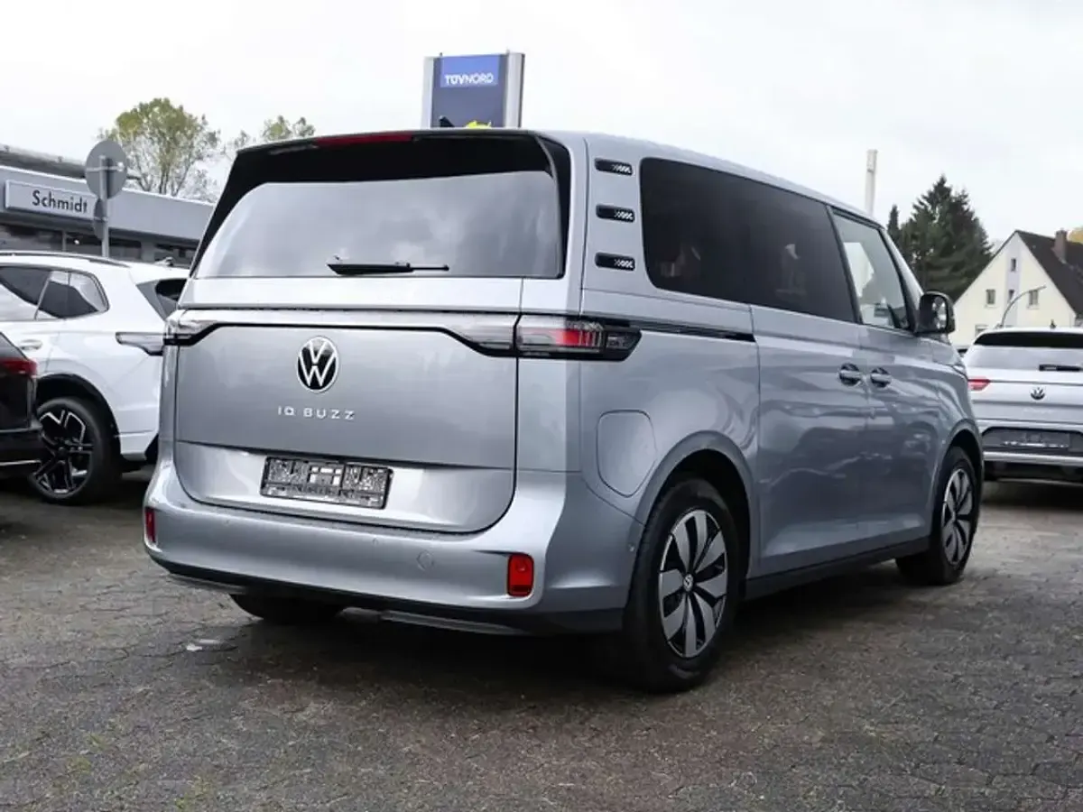 Neu VW ID. Buzz Pure 125 kW (170 PS) 2025 Monosilber metallic Van / Kleinbus