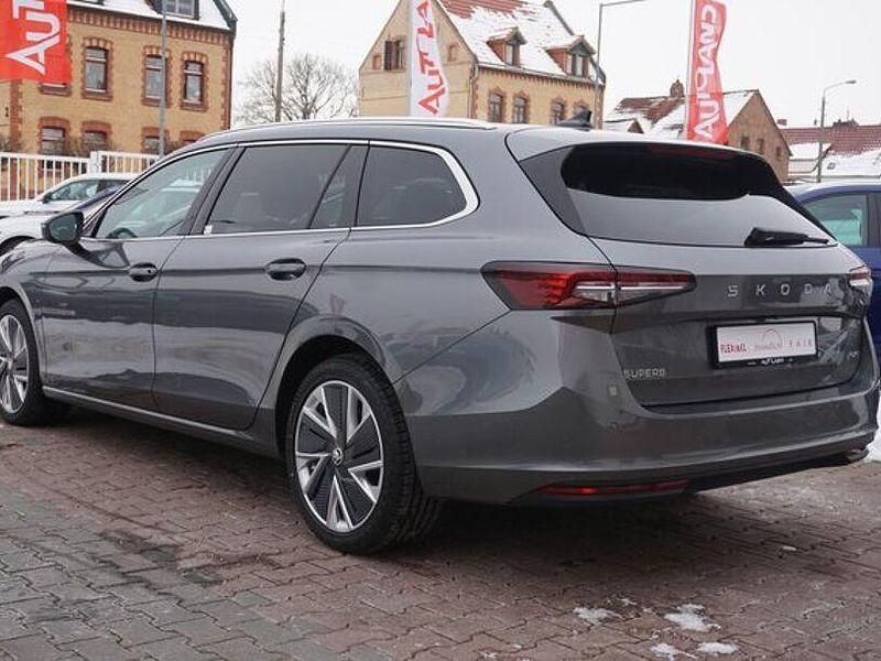 Gebraucht Skoda Superb 193 PS (141 kW) 2024 Schwarz Kombi
