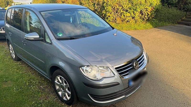 Gebraucht VW Touran 105 PS (77 kW) 2010 Grau Van / Kleinbus