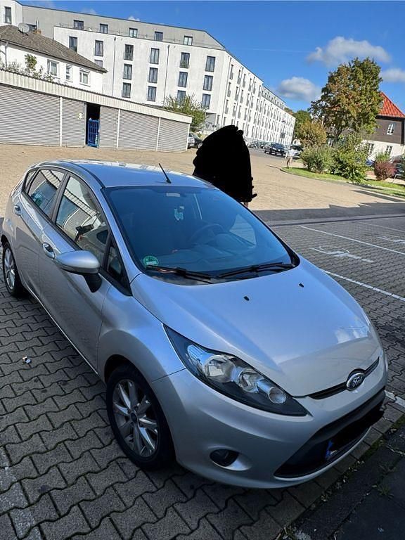 Grau Gebraucht 2011 Ford Fiesta Trend Kleinwagen | 3.500 € (Guter Preis) - Bild 1/4