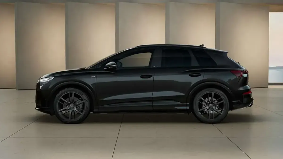 Neu Audi e-tron Performance 250 kW (340 PS) 2026 Mythosschwarz metallic SUV