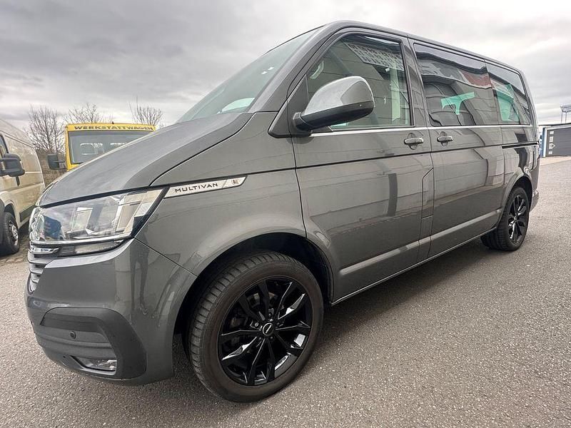 Gebraucht VW Multivan Comfortline 150 PS (110 kW) 2021 Grau Van