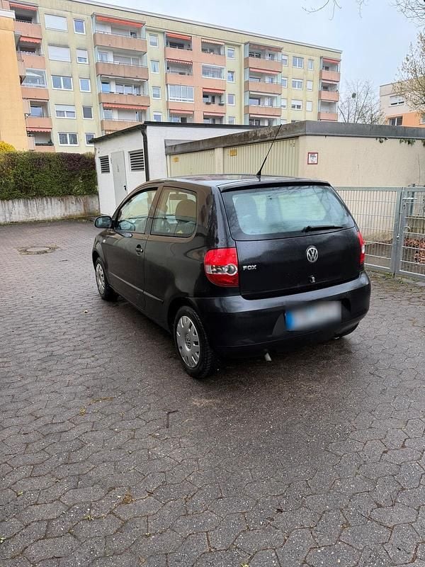 Gebraucht VW Fox 54 PS (39 kW) 2009 Schwarz Kleinwagen